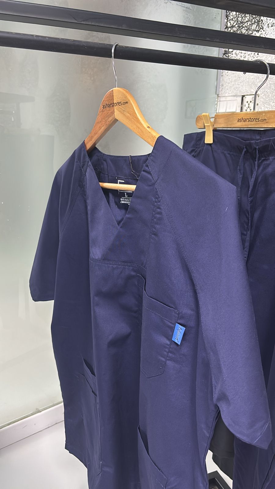 PROFESSIONAL UNISEX GERMAN SCRUB SUIT / OVERLAP V-NECK GERMAN SCRUB SUIT