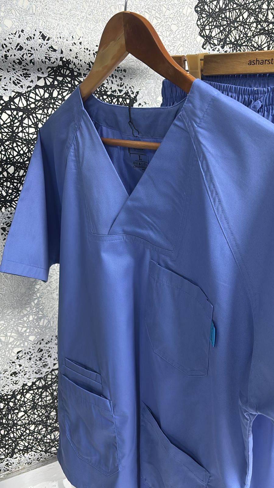 PROFESSIONAL UNISEX GERMAN SCRUB SUIT / OVERLAP V-NECK GERMAN SCRUB SUIT